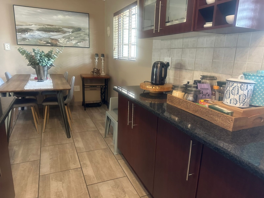 2 Bedroom Property for Sale in Waterval East North West